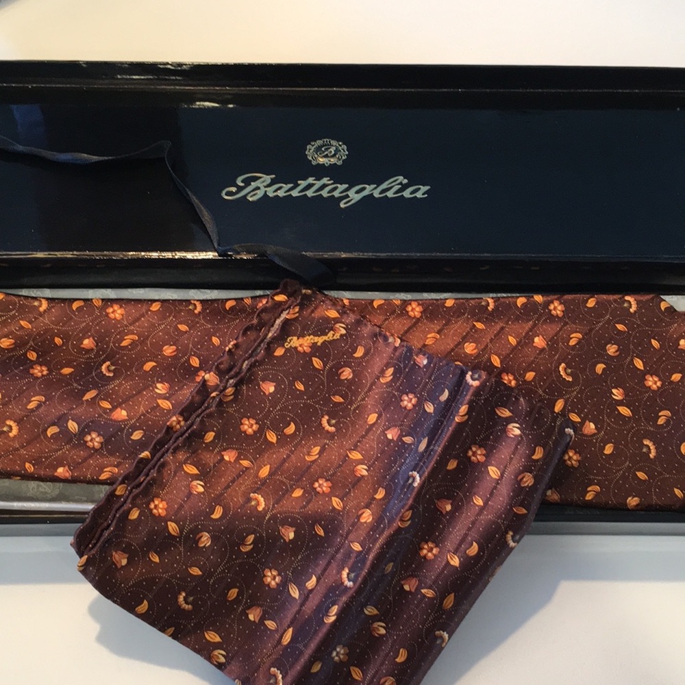 Battaglia Store silk handmade tie & pocket square